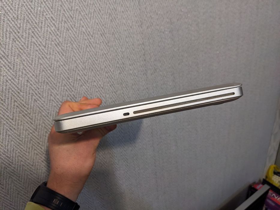 Продам Apple MacBook Pro 13"