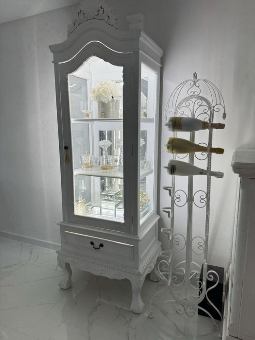 Stojak kuty na wino  bialy glamour