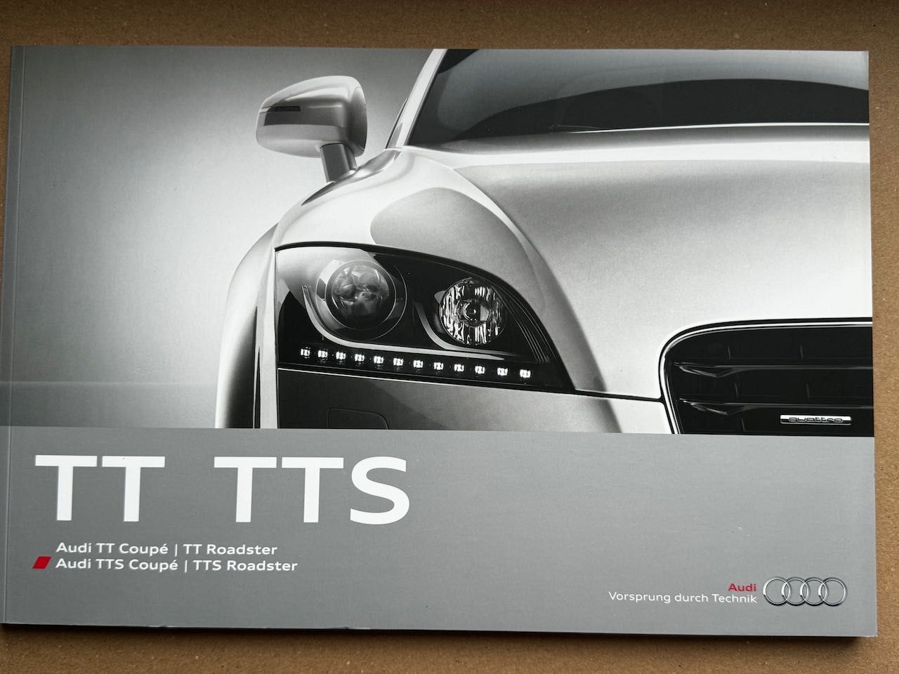 2011 / Audi TT, TTS Coupe, Roadster / DE / prospekt katalog