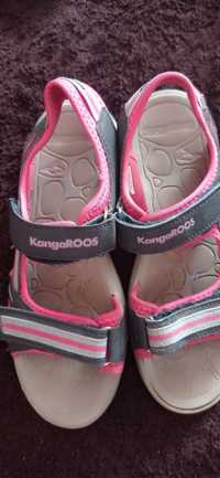 Босоніжки сандалі kangaroos