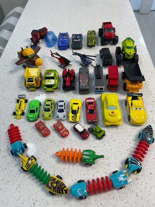 Продаю Велику Колекцію Іграшкових Машинок та Спецтехніки!