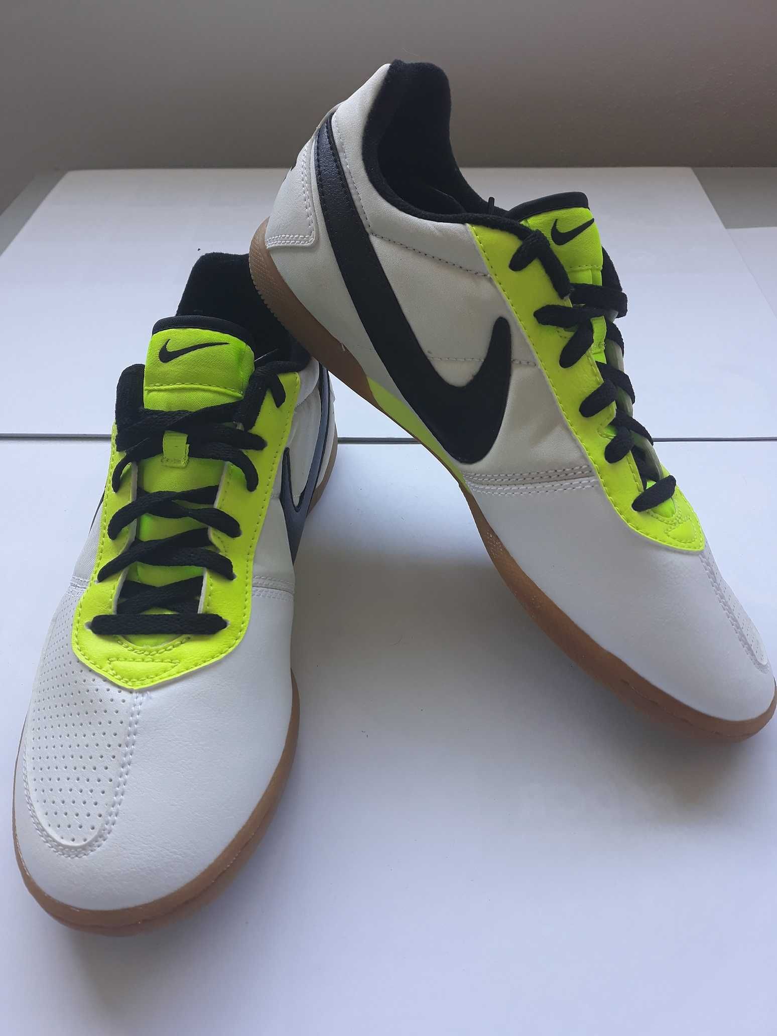 Sapatilhas de Futsal Nike Davinho n.º 40