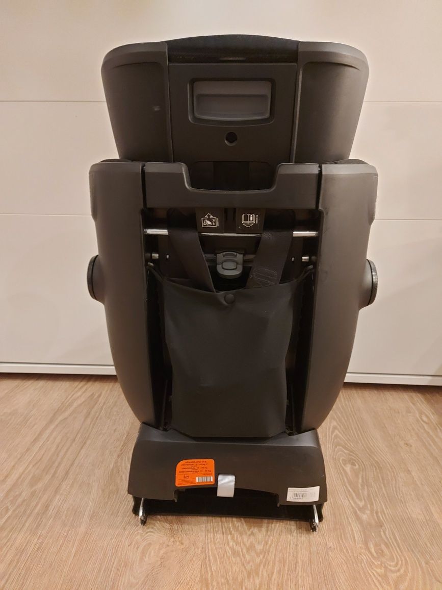 Fotelik samochodowy Britax Römer Advansafix IV R