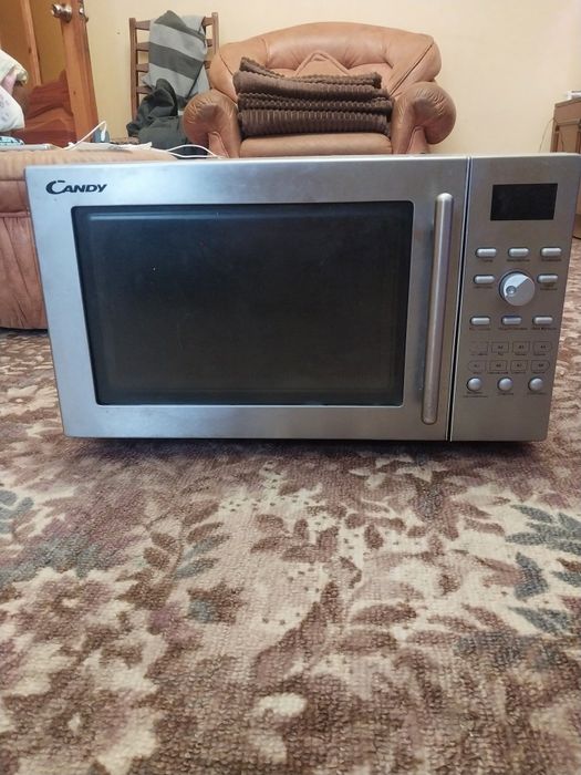 Продам микроволновку с грилем и конвекцией под ремонт или на З/Ч