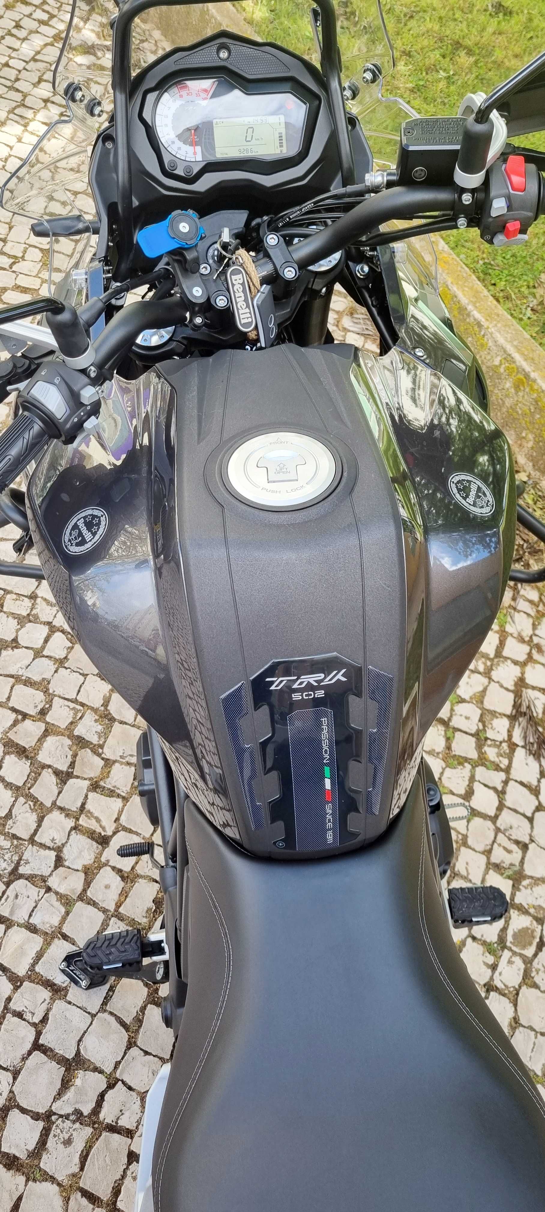 Benelli TRK 502 – ANO 2022 – Menos de 9.600 km
