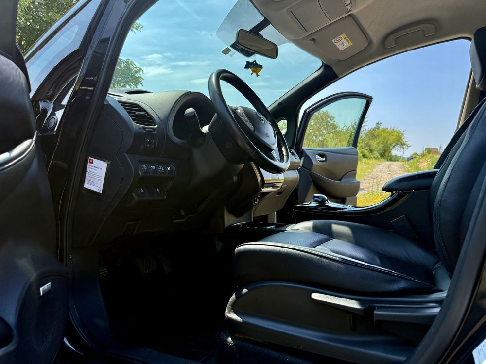 Nissan Leaf 2014 Tekna/BOSE/360