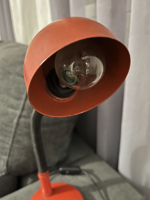 Candeeiro de secretária vermelho