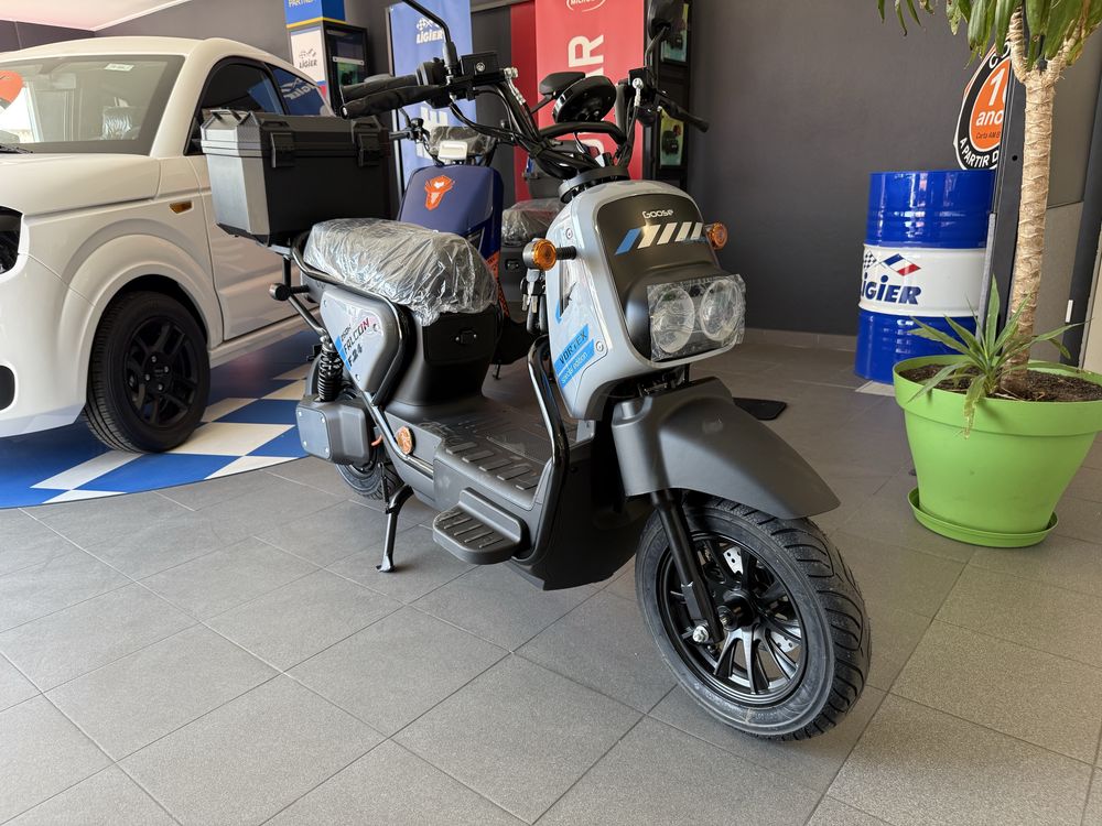 Scooter 100%  Elétrica , sem carta condução ( velicipede bicicleta )