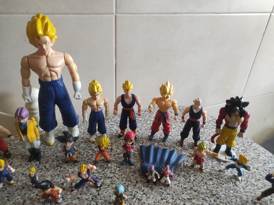 Lote de Miniaturas e bonecos do Dragon Ball