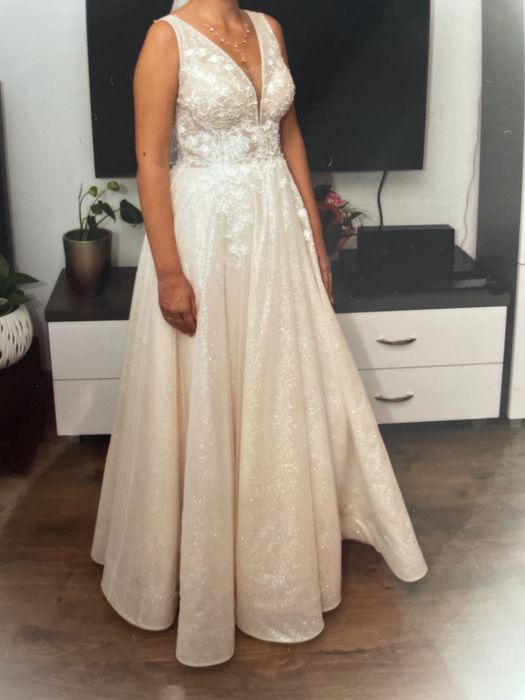 Suknia ślubna, koronkowy gorset, brokatowy dół