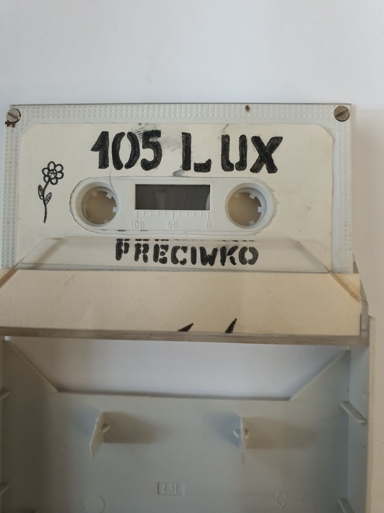 105 Lux Przeciwko