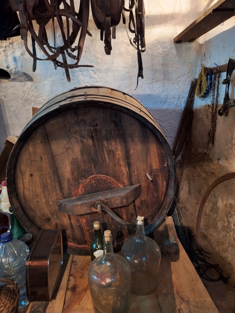 Pipas de vinho  em madeira