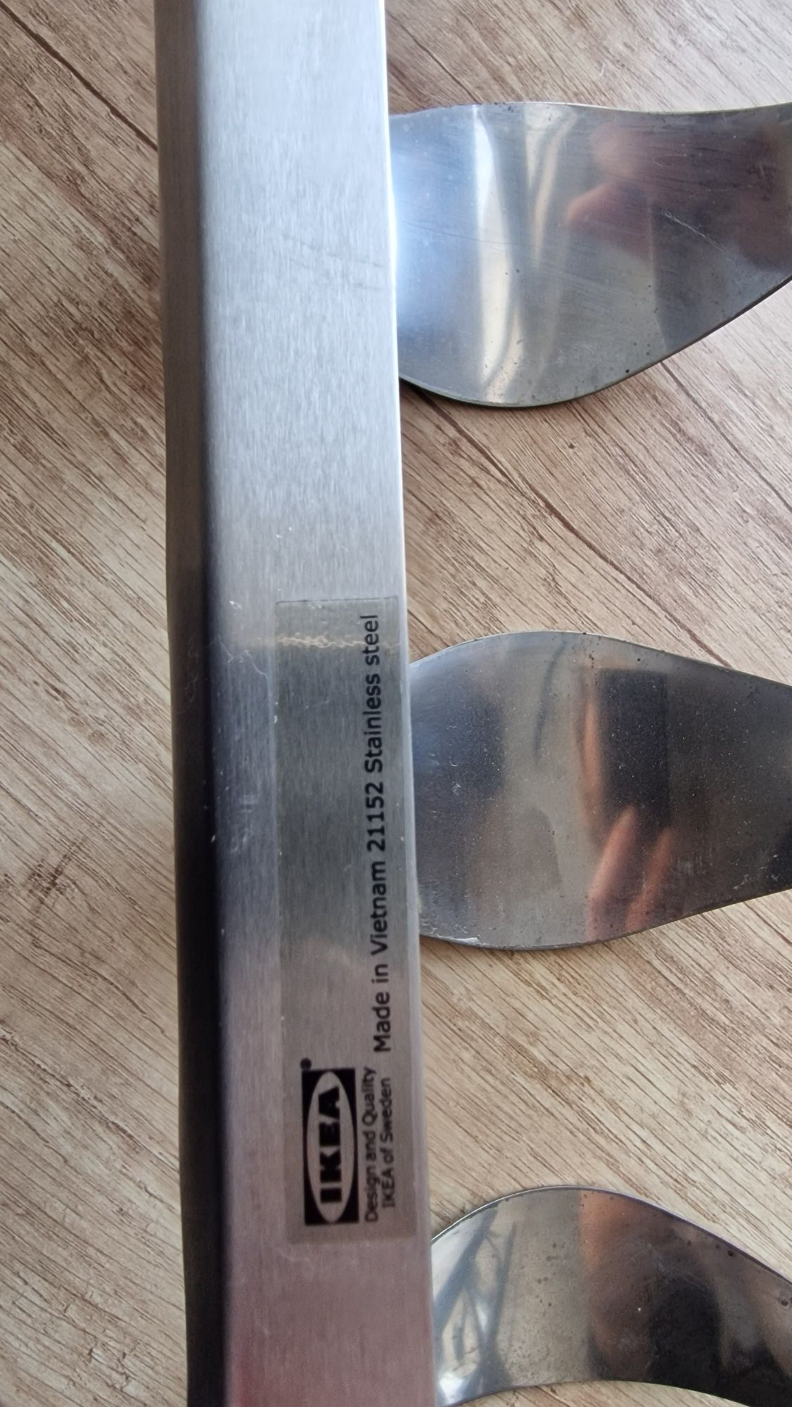 Wieszaki metalowe na wino Ikea - cena za  2 sztuki