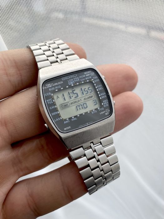 Seiko A718 World Time LCD Vintage