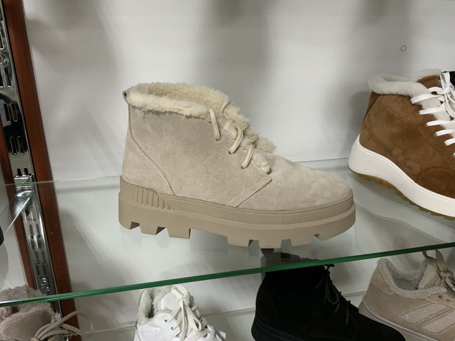 Женские  стильные зимние замшевые ботинки на шнурках жіночі черевики