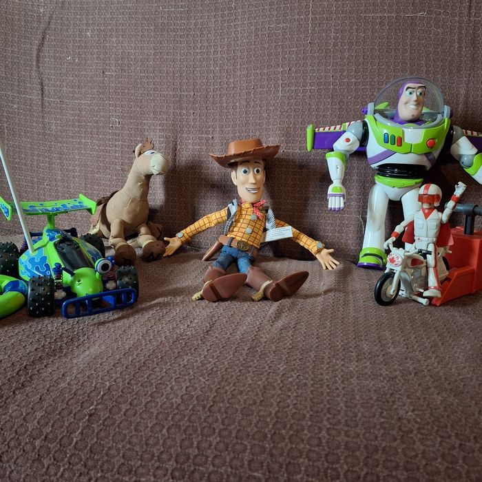 Toy story Chudy Buzz Sterowany Mustang Druh wybuch