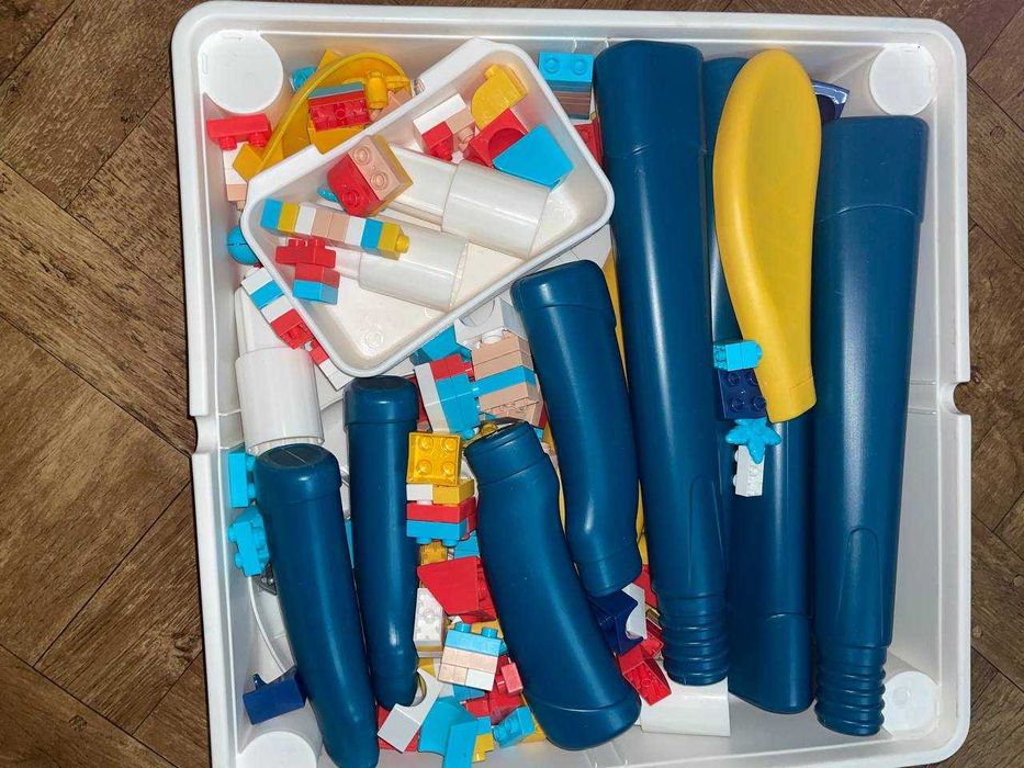 Дитячий столик зі стільцем та конструктором