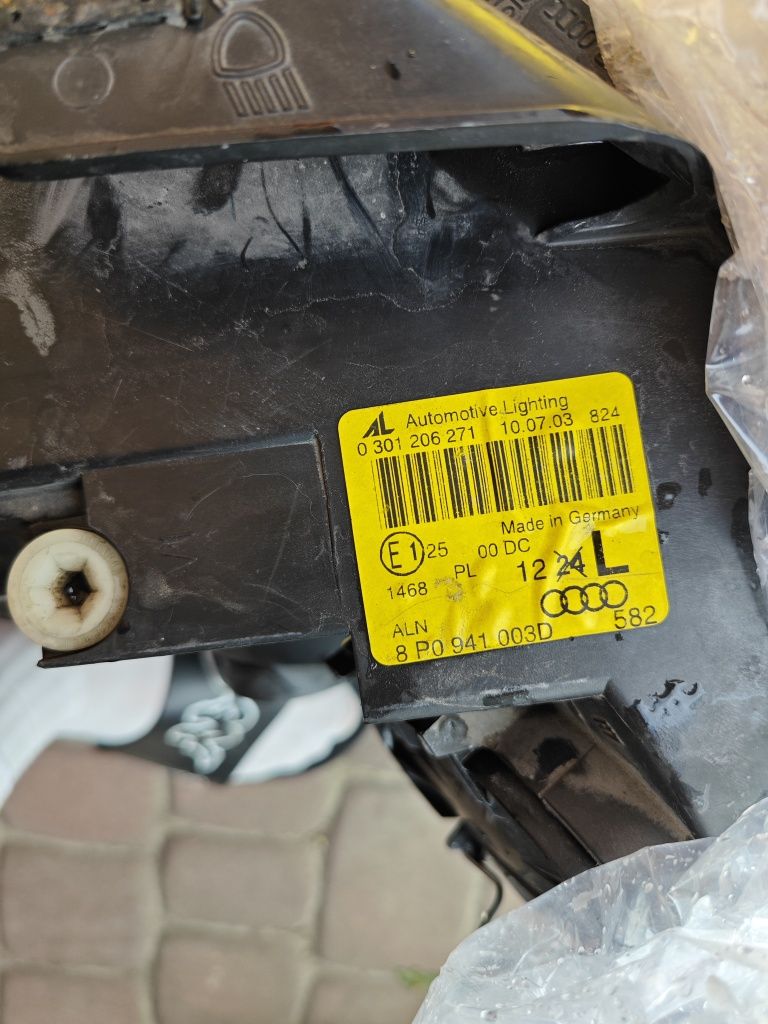 Audi a3 8p1 reflektory ksenonowe d2s lampy 2szt