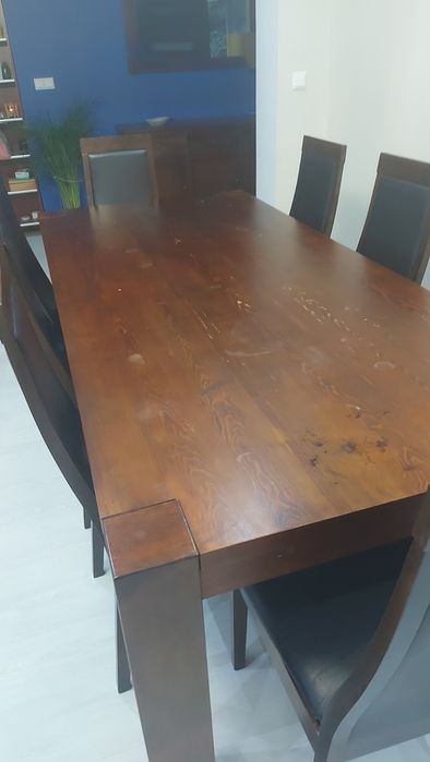Sprzedam stół z krzesłami 8 krzeseł solidniy