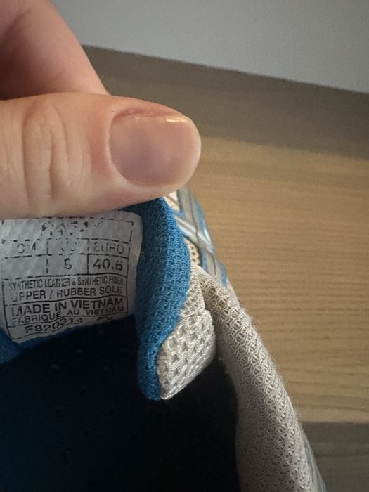 Halówki Asics 40,5