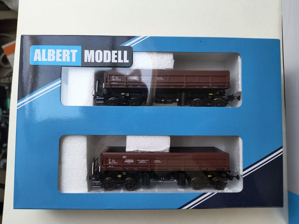 Set nowych wagonów 418Vg PKP - Albert Modell 900017 - H0