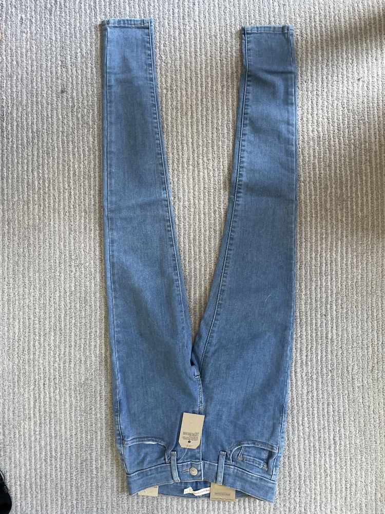 jeasny damskie Levis, 710, super skinny, niebieskie, rozmiar W24L30