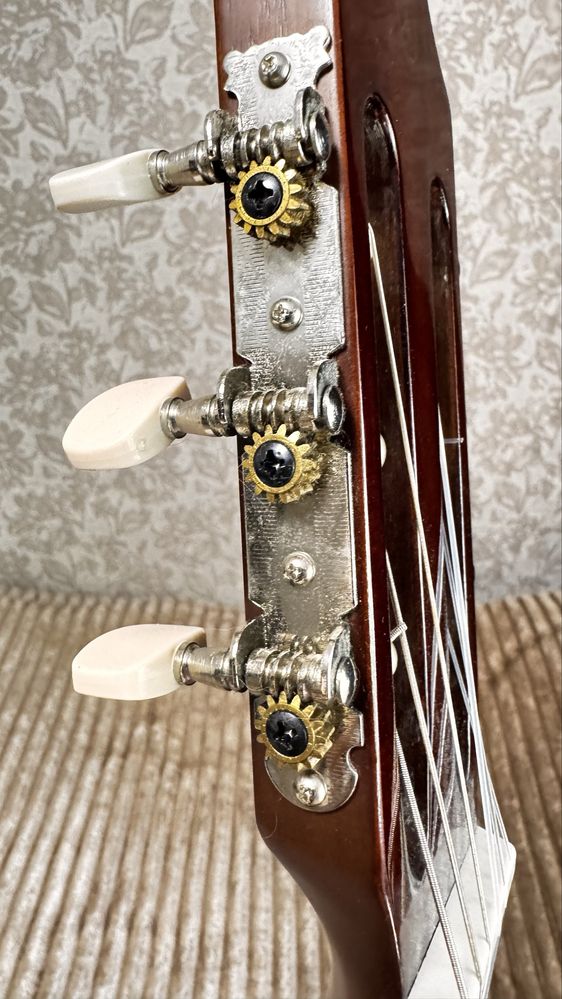 Класична гітара Yamaha C40