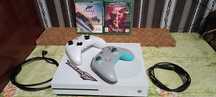 XBOX ONE ,1 тб память,2геймпада,+2диска с игрой TEKKEN 7,,FORZA 3