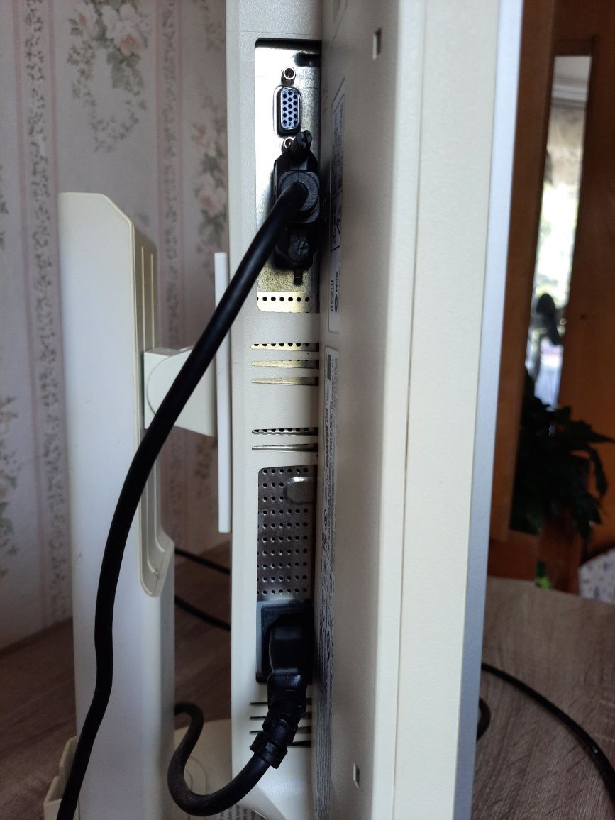 Монітор NEC MyltiSync E222W