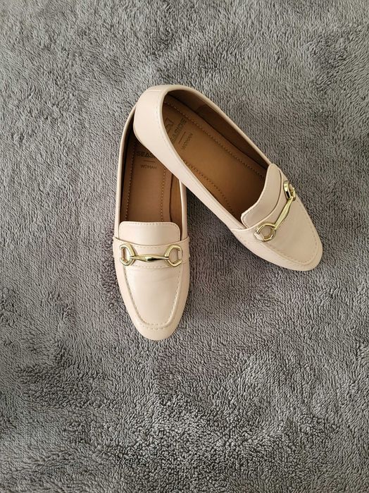 Bege shoes for women