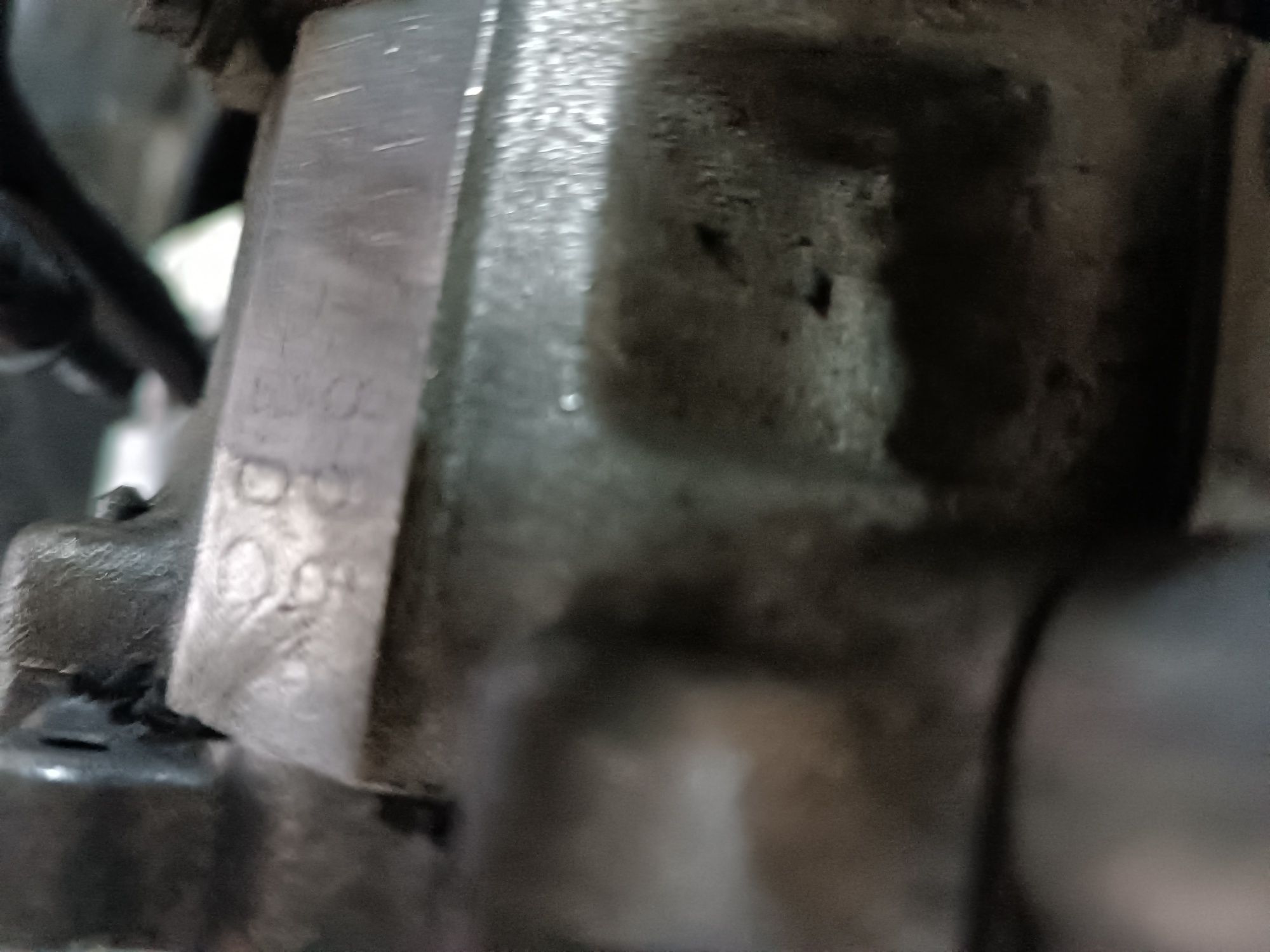 Motor BMW 184 cavalos N47D20C sem componentes