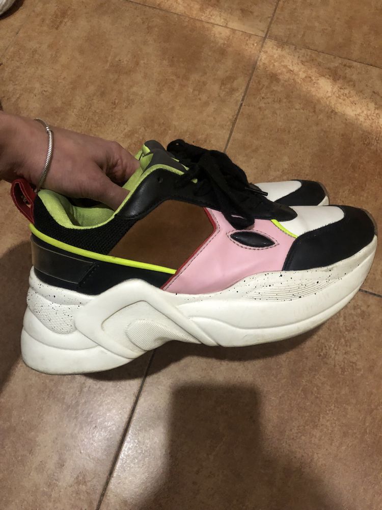 Кроссовки Bershka 38р