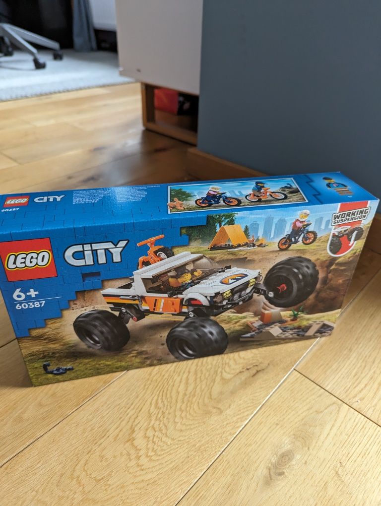 LEGO city 60387 przygody samochodem terenowym