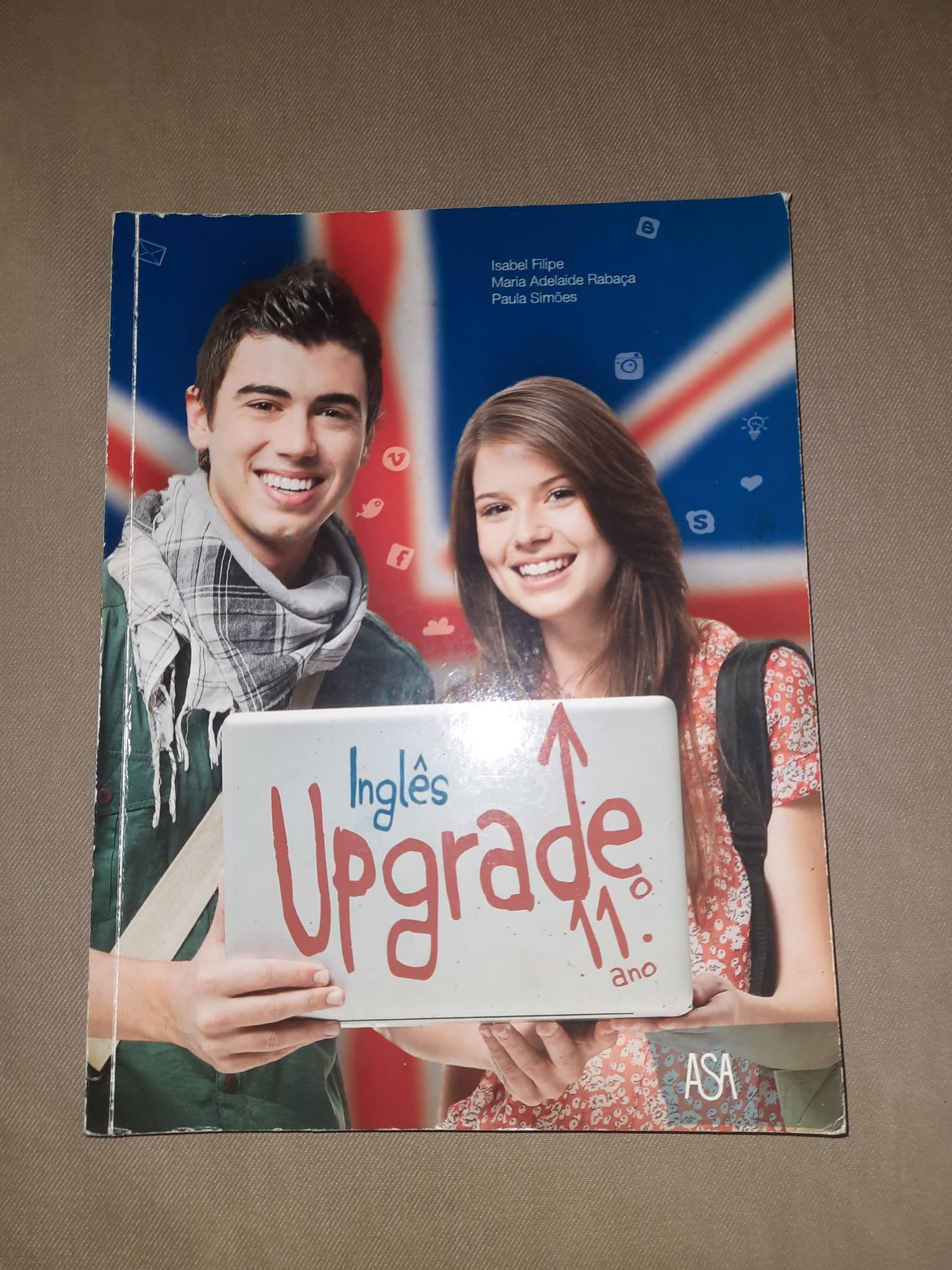 Manual Escolar Inglês - 11° Ano Upgrade