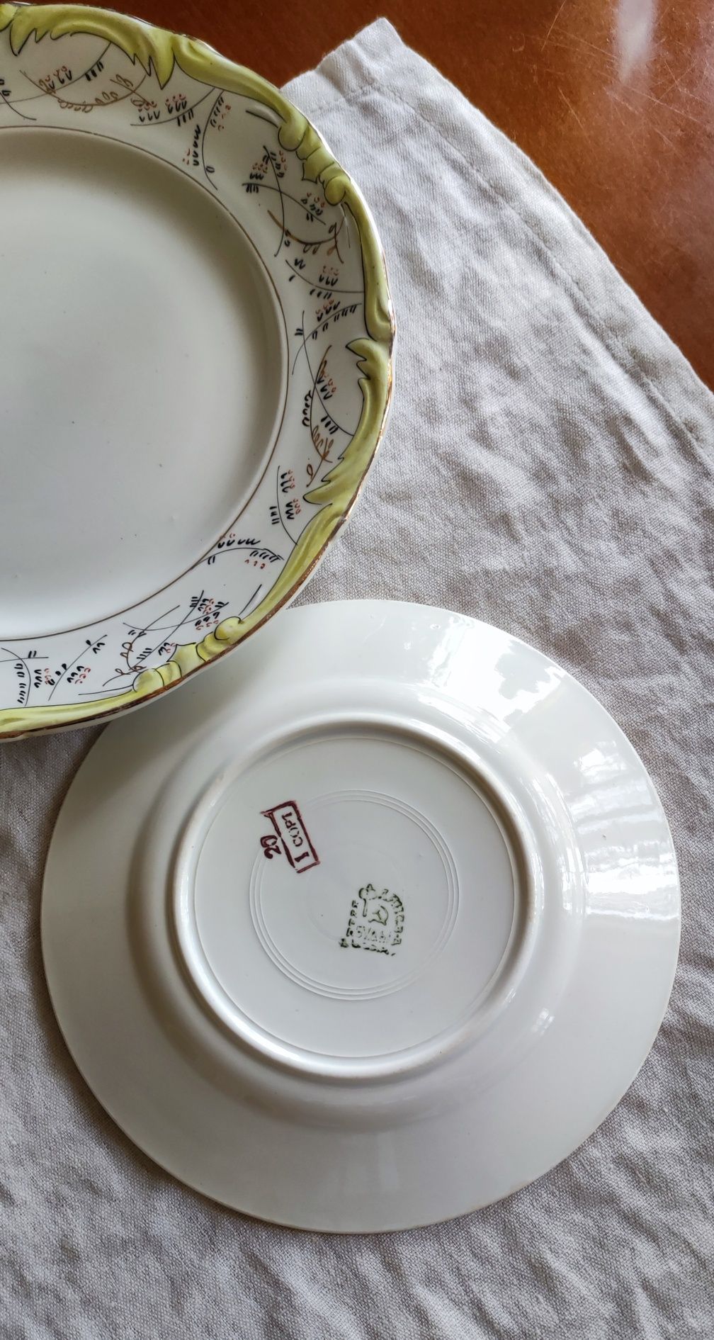 Тарелки большие столовые фарфор  Буды посуда винтаж дом декор