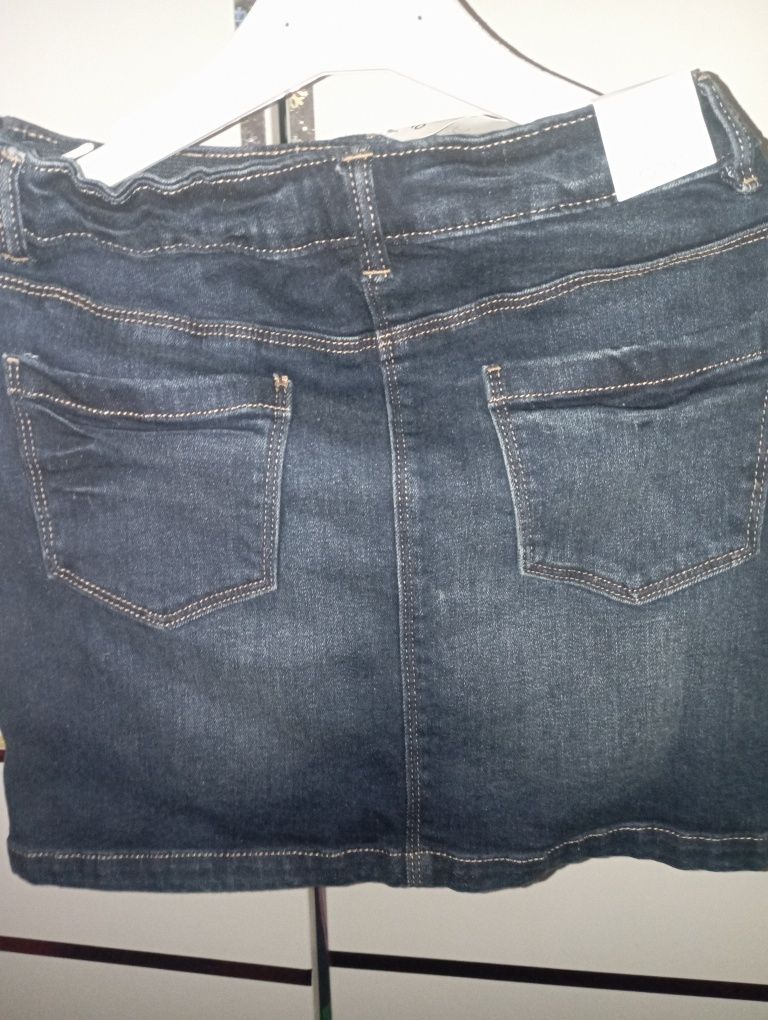Śliczna Nowa spódniczka dziewczęca jeans 140 większe 134