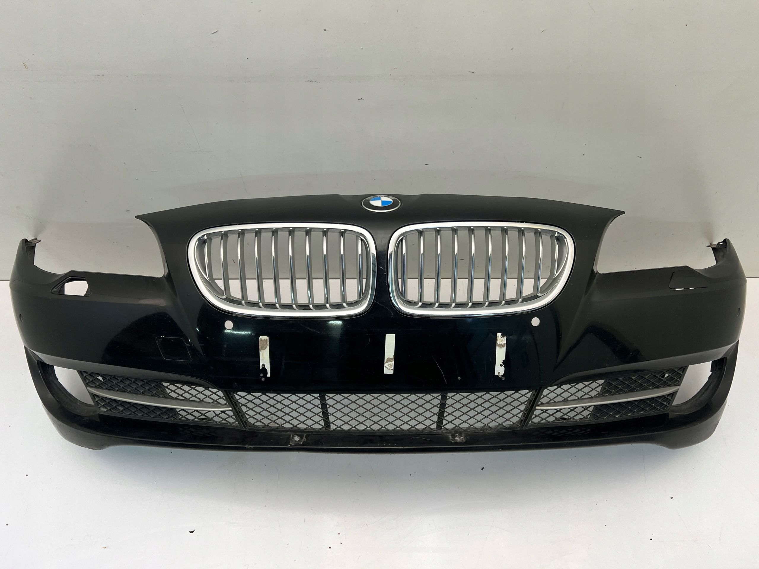BMW F10 F11 Zderzak Przedni przód 4xPDC pod Spryski 10-13 n