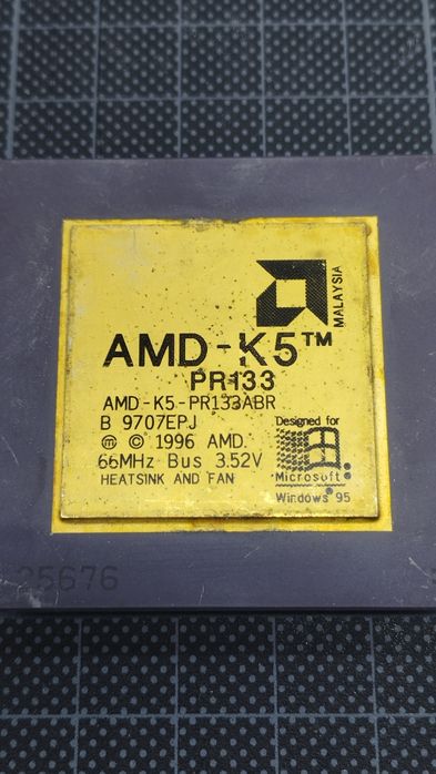 Процессор AMD-5K 1996г.