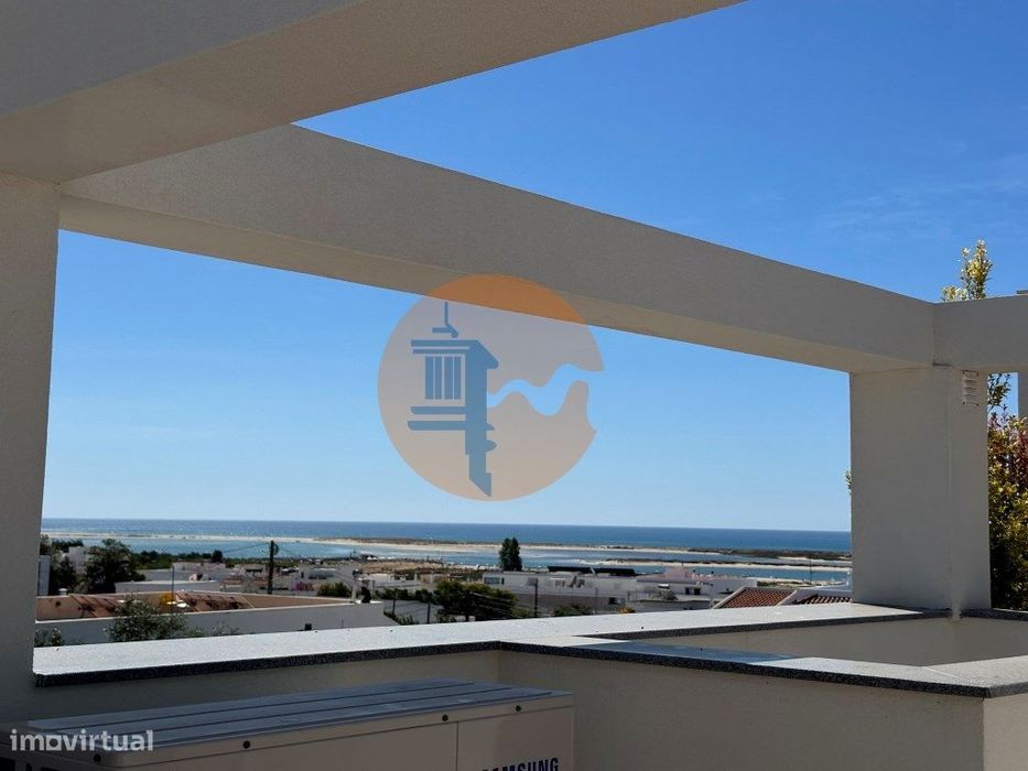 Fantásticas moradias em zona privilegiada da Fuzeta com vista mar!