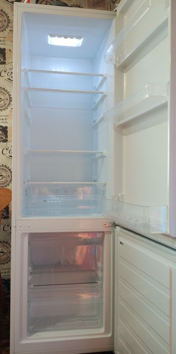 Продам холодильник  в гарному стані.