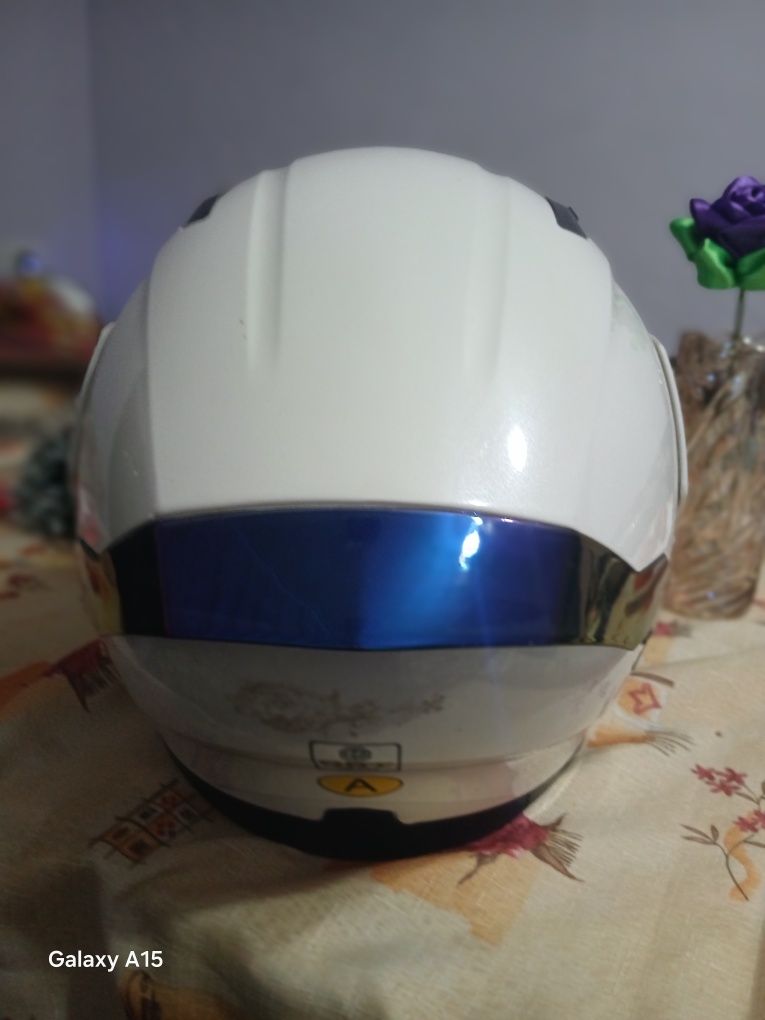 Продам шлем срочно