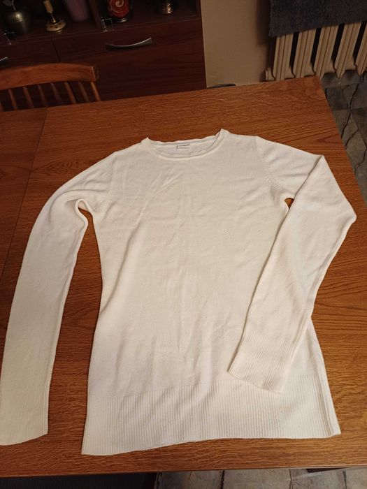 Kremowy sweter rozmiar S