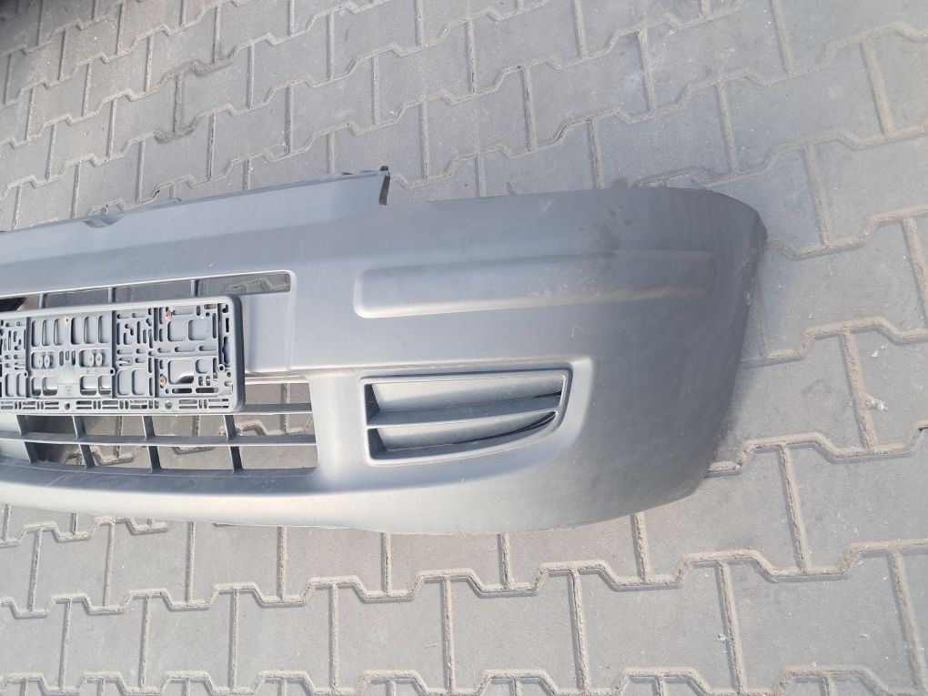 Zderzak przód przedni Fiat panda 2 rok 2006 Benzyna Kolor czarny