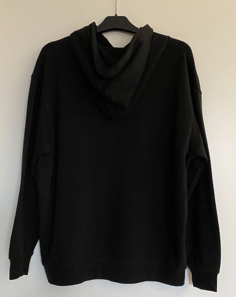 czarna bluza admor z kryształkami