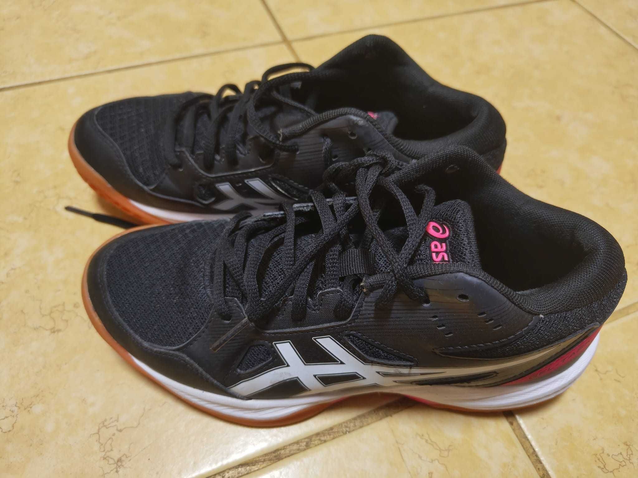 Sapatilhas asics igual a novas