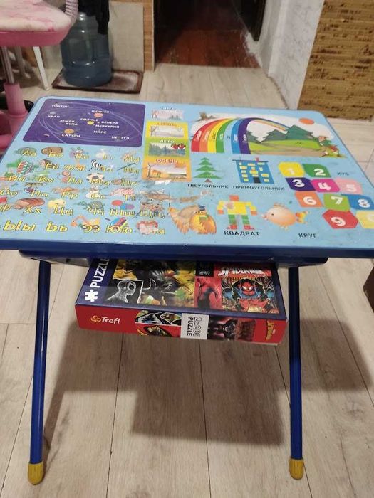 Стіл розкладний  з поличкою  б/у