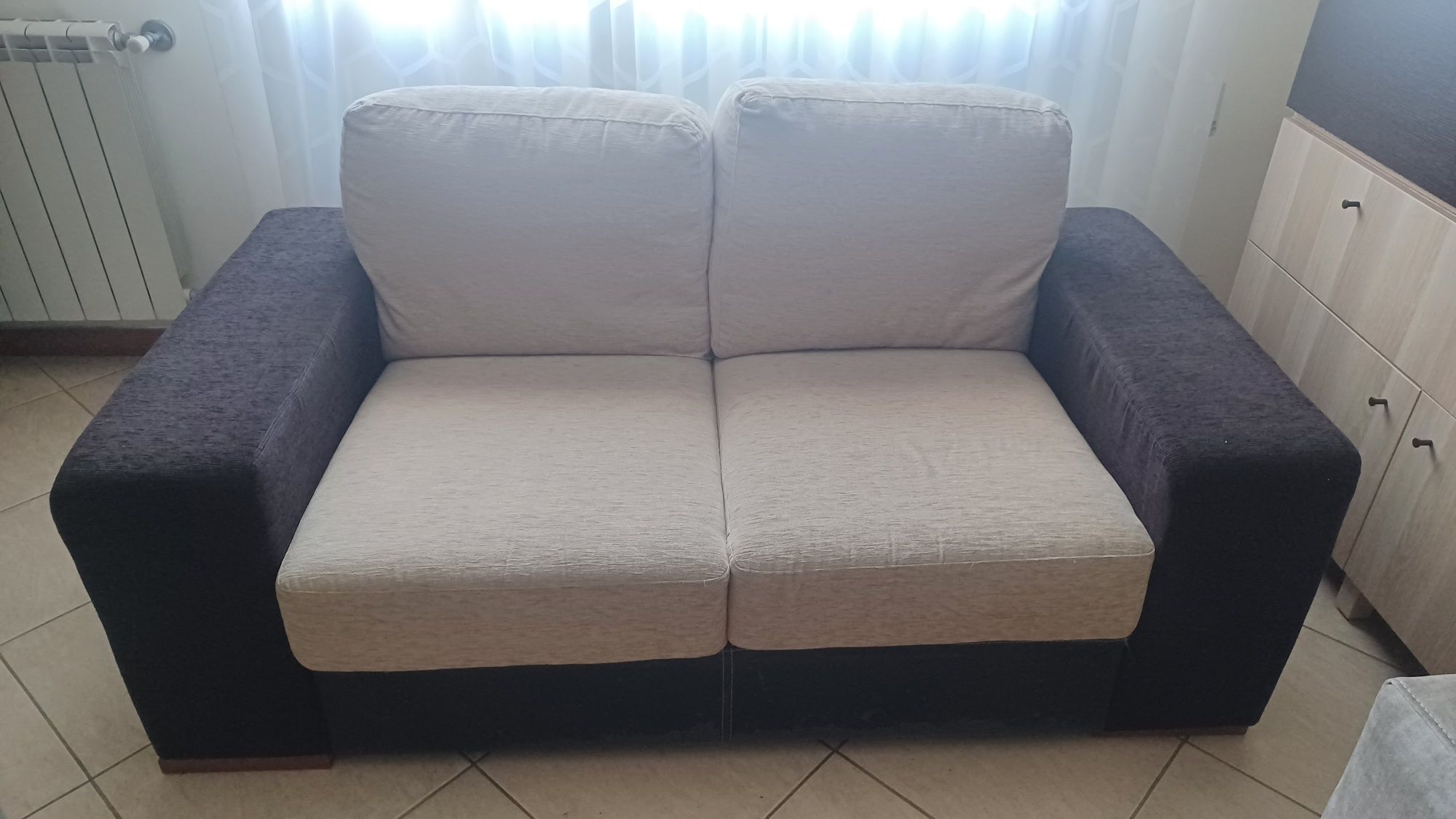 Sofá de 2 lugares