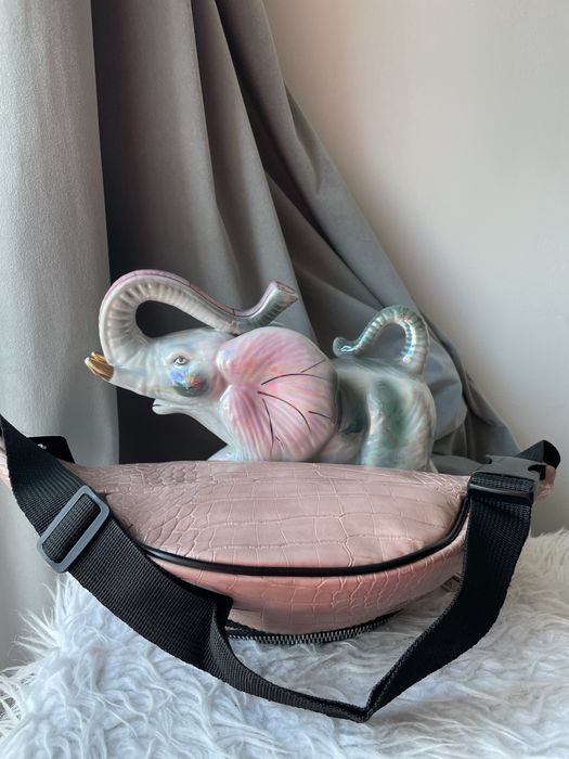 Nowa nerka pudrowy róż