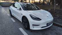Tesla Model 3 SR+