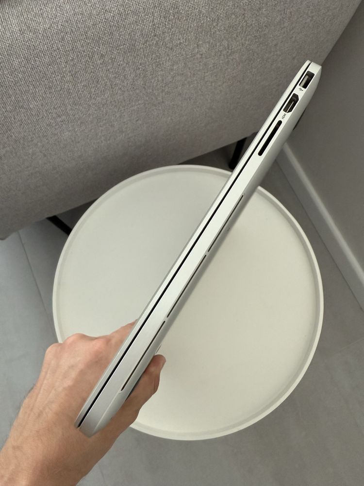 Macbook PRO 15 2015 ( Radeon R9, i7 2.5, 256 SSD, 16GB RAM, 100% Акб )